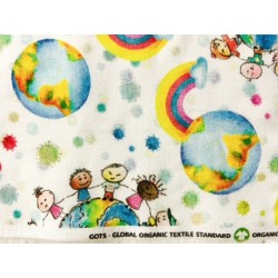 Tissu Enfants du monde et arc en ciel sur fond blanc - Coton bio GOTS