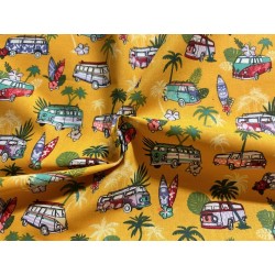 Tissu petit prix : Vans et surfs sur fond safran - Coton OekoTex