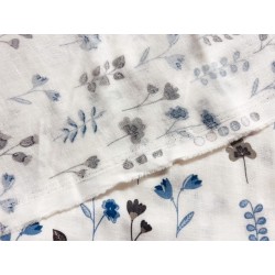 Double Gaze imprimée fleurs et feuilles bleues et beiges - OekoTex