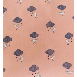 Tissu Waterproof Katia oiseaux sous la pluie sur fond rose poudré - OekoTex